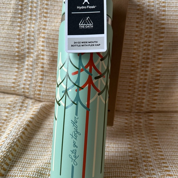 Hydro flask water bottle - Picture 2 of 6